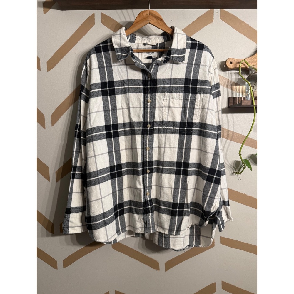 American Eagle Flannel Shirt Womens Large Black White Plaid Button Down Cotton‎